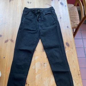 *AMERICAN EAGLE JEANS*